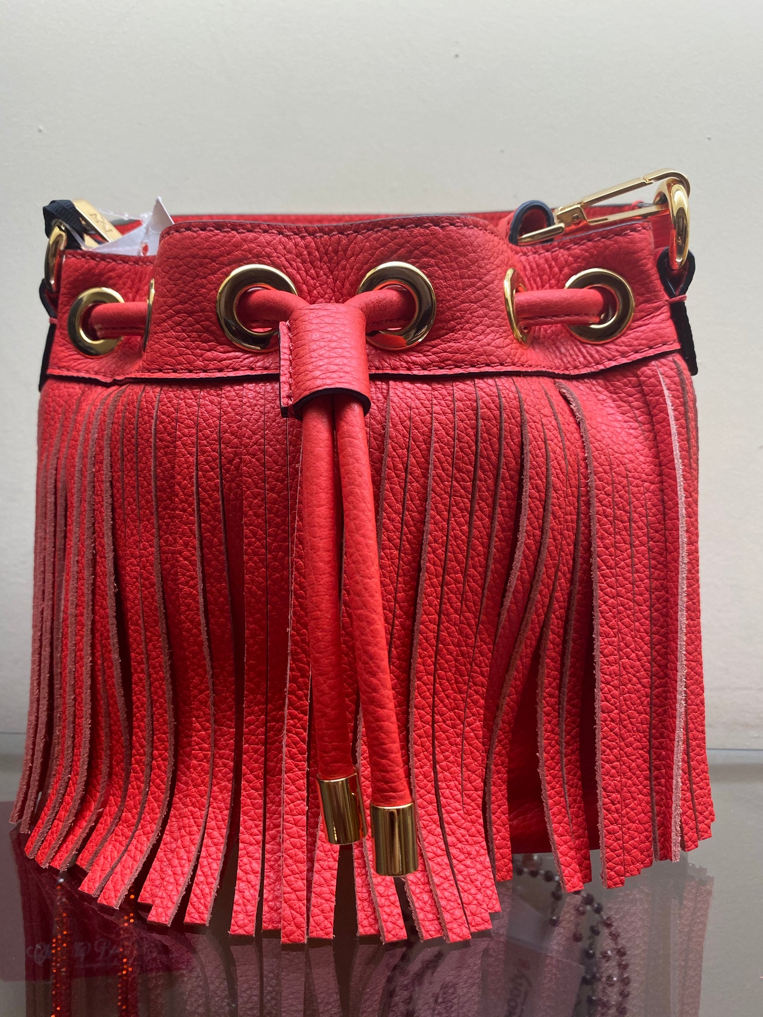 Milly Essex Bucket Fringe Bag – Chantilly Boutique